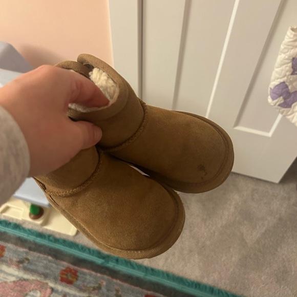 UGG Jona boots size 6 toddler - Picture 5 of 6